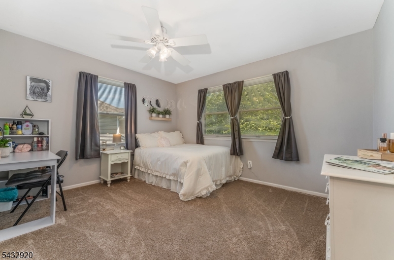 POND RIDGE - Residential