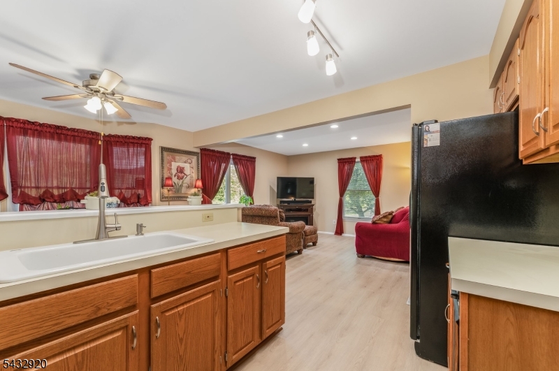 POND RIDGE - Residential