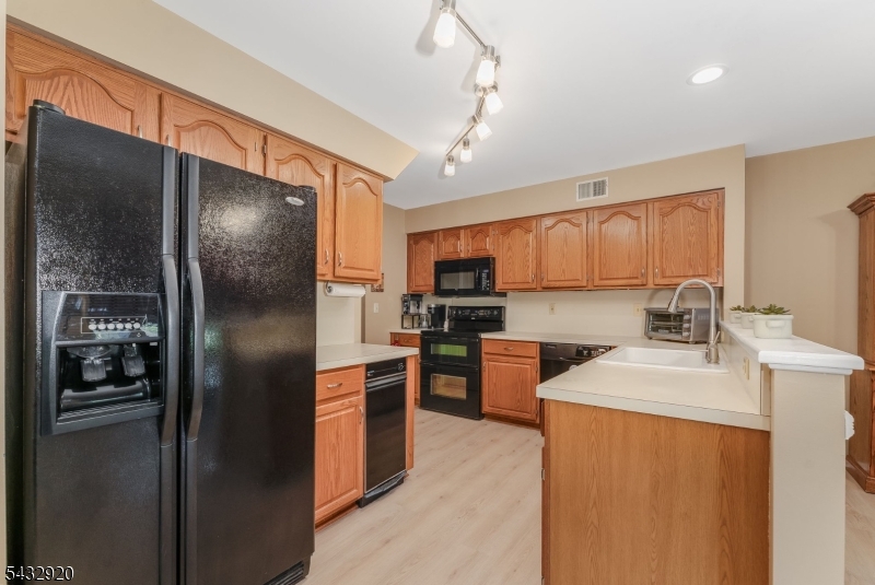 POND RIDGE - Residential