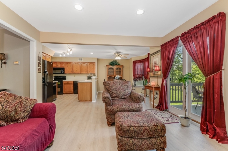 POND RIDGE - Residential