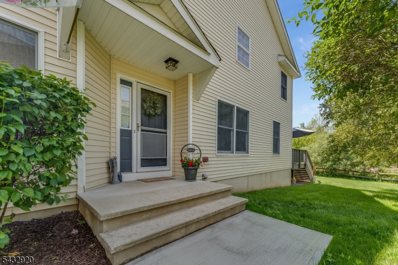 POND RIDGE - Residential