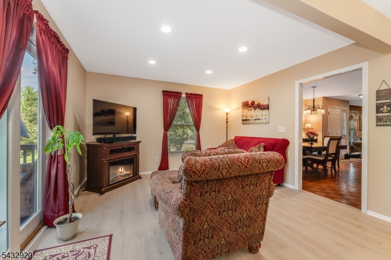 POND RIDGE - Residential