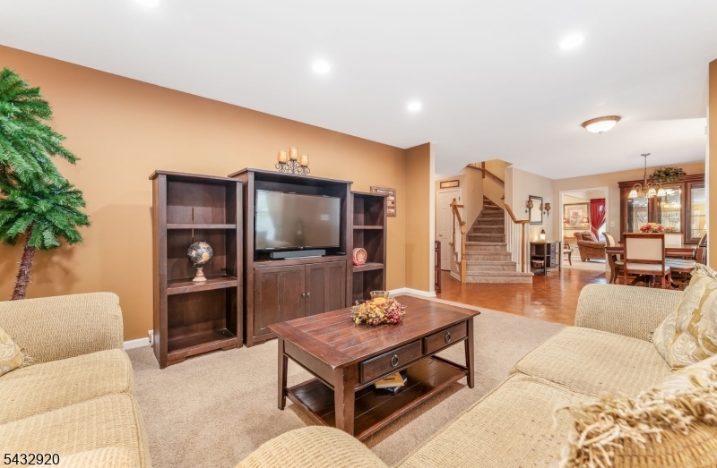 POND RIDGE - Residential