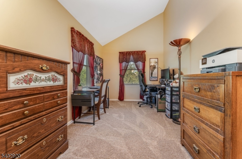 POND RIDGE - Residential