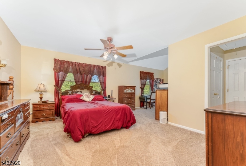 POND RIDGE - Residential