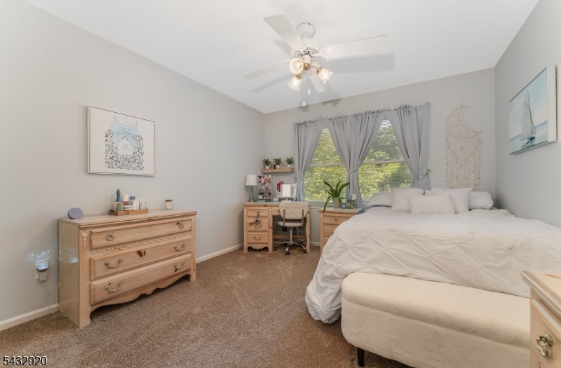 POND RIDGE - Residential