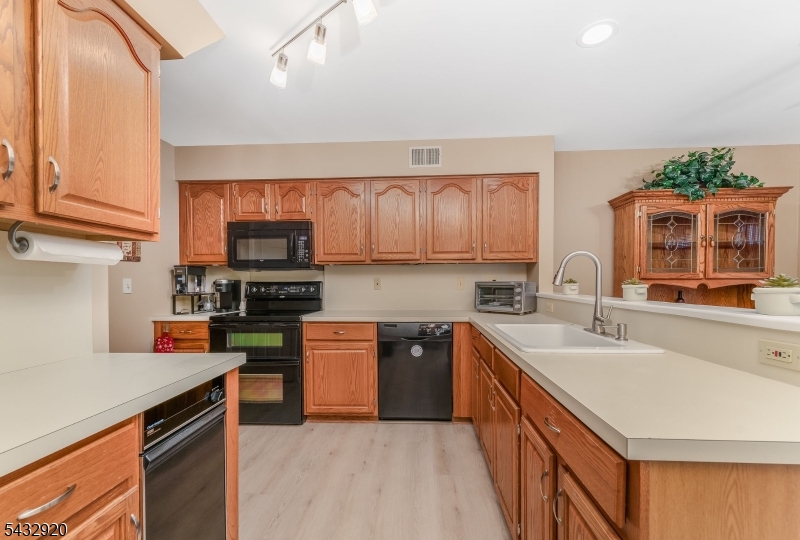 POND RIDGE - Residential
