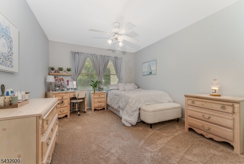POND RIDGE - Residential