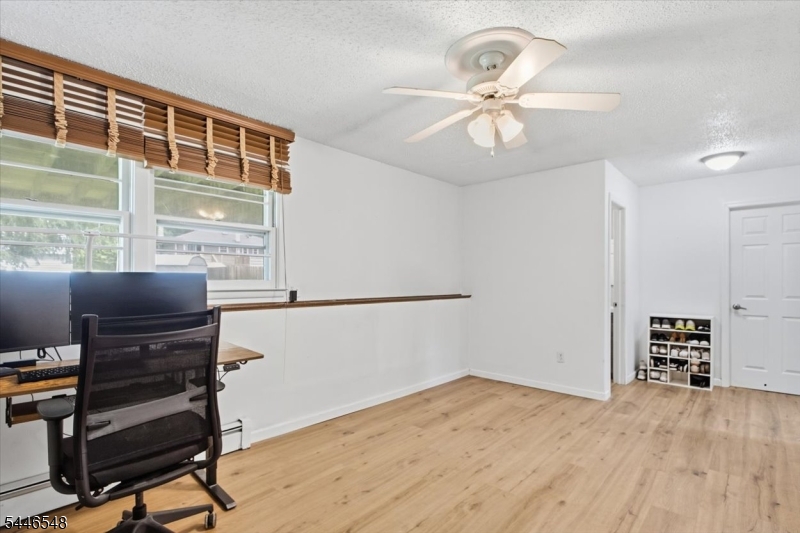 Barry Lakes - Residential