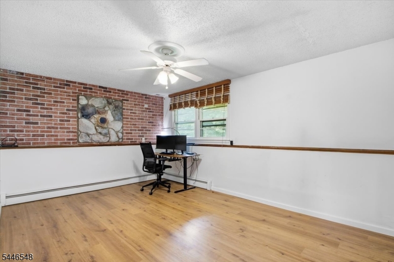 Barry Lakes - Residential