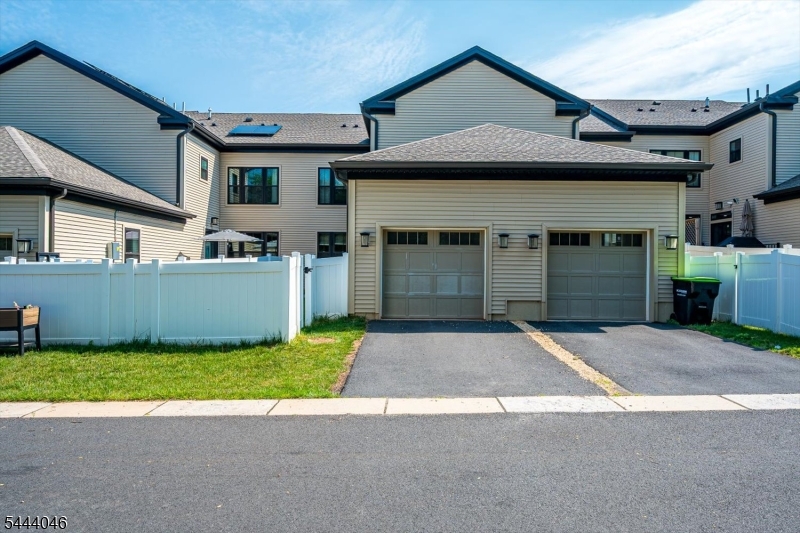 Montgomery Crossing - Residential