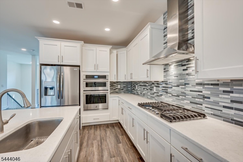 Montgomery Crossing - Residential