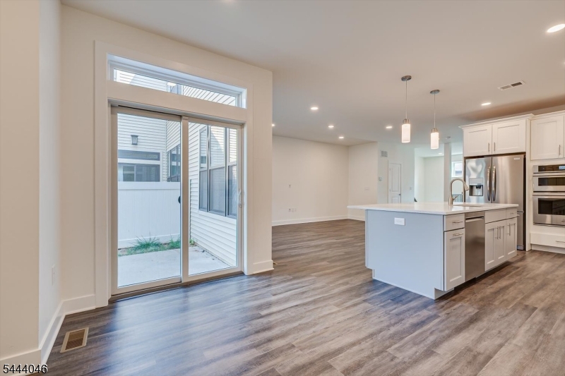 Montgomery Crossing - Residential