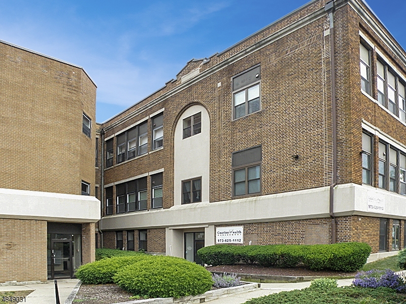 Schoolhouse Plaza - Residential