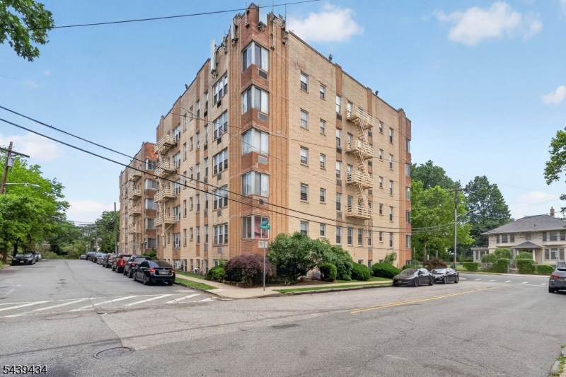 Charming 1 bedroom 1 bathroom condo located in Newark's sought after Weequahic neighborhood. Situated directly adjacent to Weequahic Park and within walking distance of public transportation. Interior features gleaming hardwood floors and an updated bathroom. Vacant and move in ready with no delays. Strong rental market makes this an excellent investment opportunity with great income potential. Ideal for first time buyers, those downsizing, or investors seeking a turnkey property. Do not miss this one!