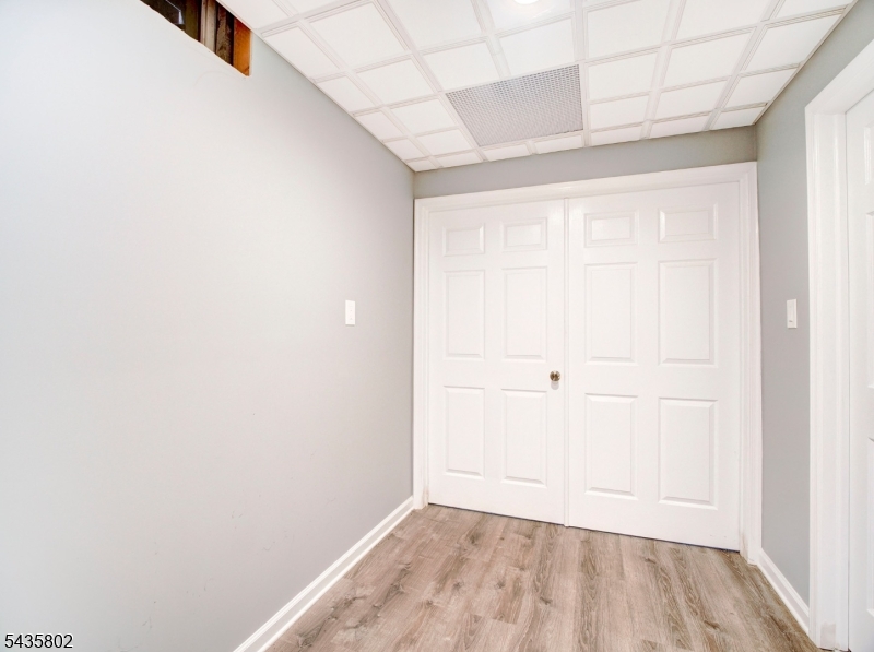 Poets Peak - Residential Lease