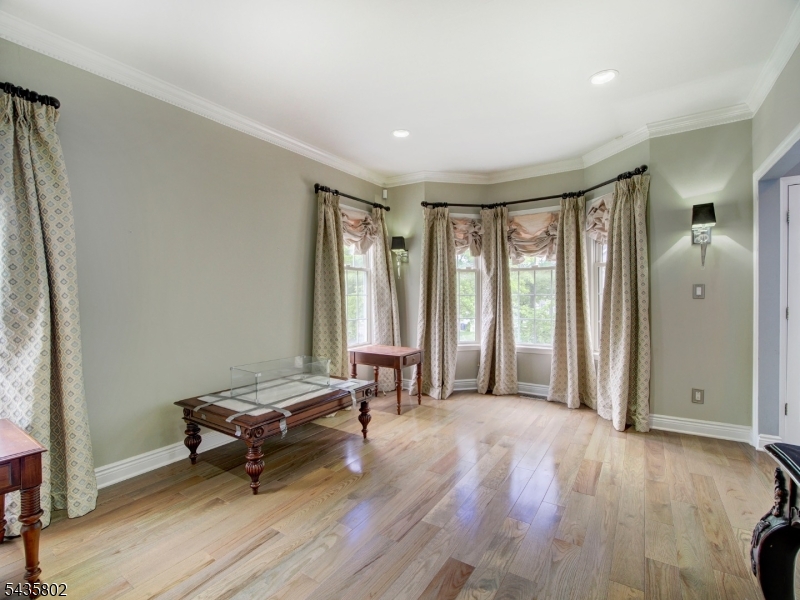 Poets Peak - Residential Lease