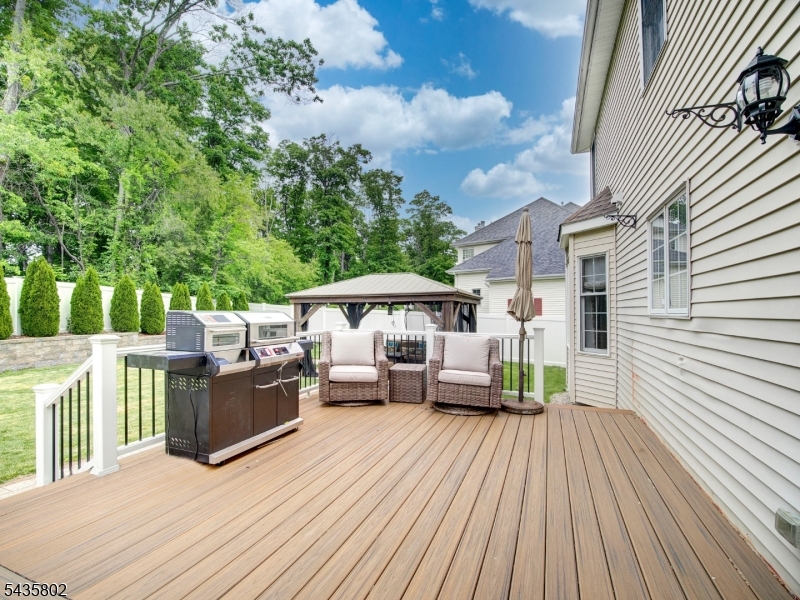 Poets Peak - Residential Lease