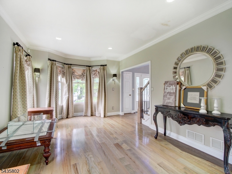 Poets Peak - Residential Lease