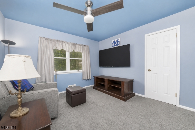 Holmes Oval - Residential