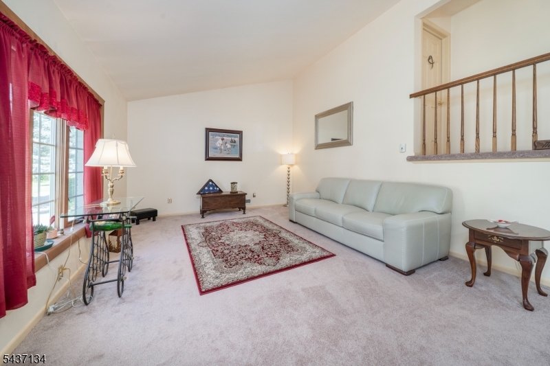 Holmes Oval - Residential