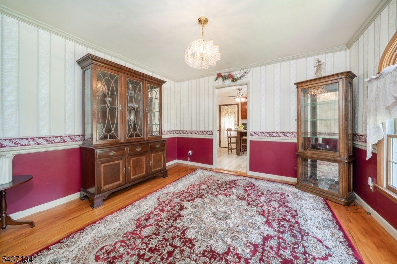 Holmes Oval - Residential