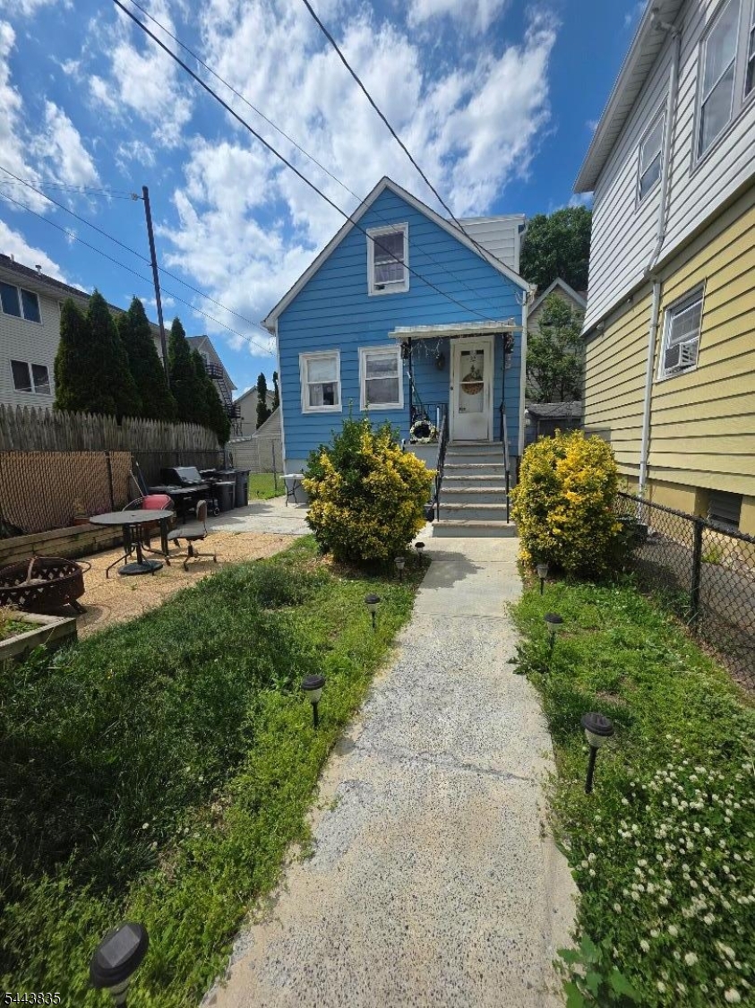 This fabulous starter home is the perfect alternative to condo living, offering the space and privacy you've been looking for! Featuring 3 spacious bedrooms and 2 full bathrooms, this charming home includes a bright living room, a modern kitchen, and a fully finished basement?ideal for additional living space, a home office, or recreation.Outside, enjoy a private enclosed yard, perfect for entertaining, gardening, or relaxing, along with a detached one-car garage for added convenience. Ideally located near shopping, dining, and both local and mass transportation, this home offers easy access to everything you need.Don't miss this wonderful opportunity to own a move-in-ready home in a convenient location!