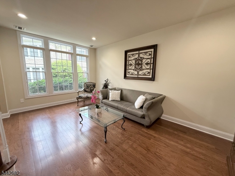 Roseland Green - Residential