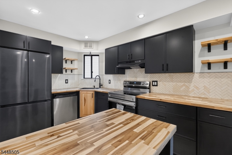 Brookview Condominium Comm - Residential