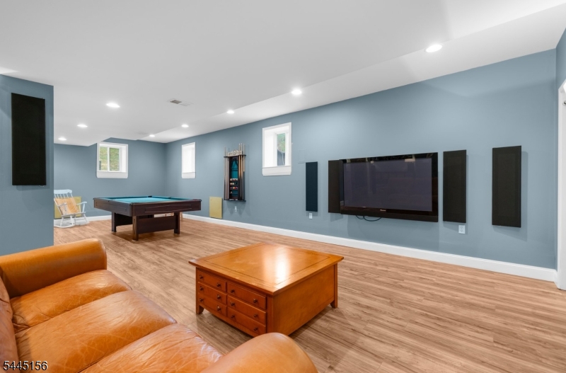 Raritan Meadows - Residential