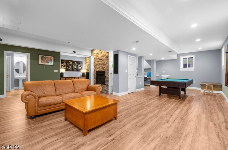 Raritan Meadows - Residential