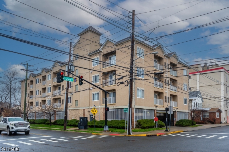 Elmora - Residential
