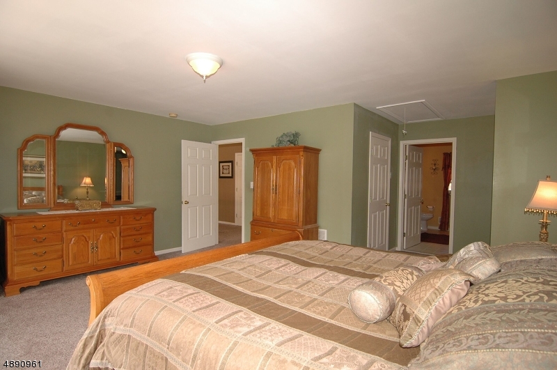 POETS PEAK - Residential