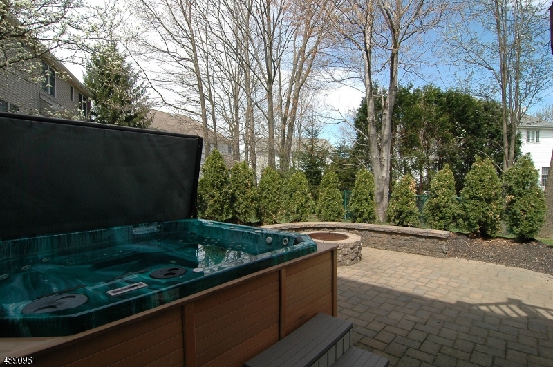 POETS PEAK - Residential