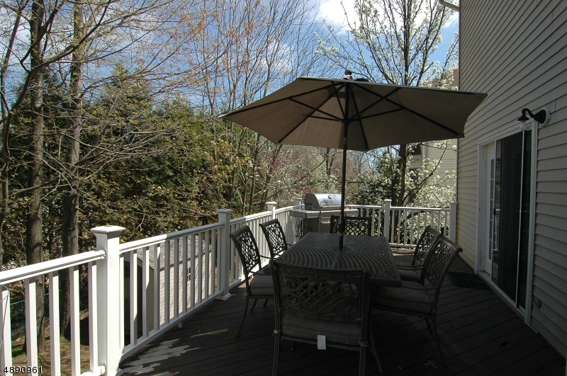 POETS PEAK - Residential