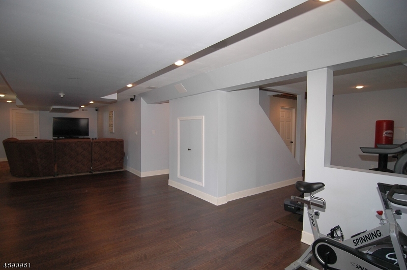POETS PEAK - Residential