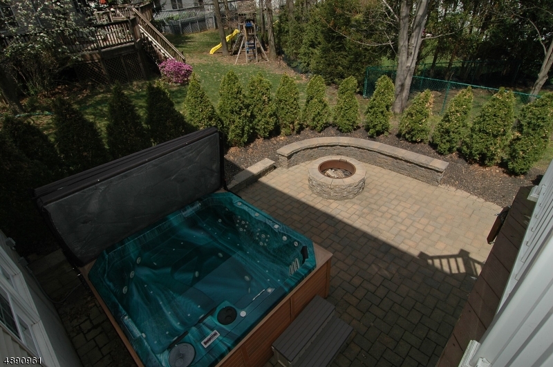 POETS PEAK - Residential