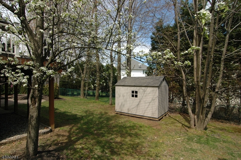 POETS PEAK - Residential
