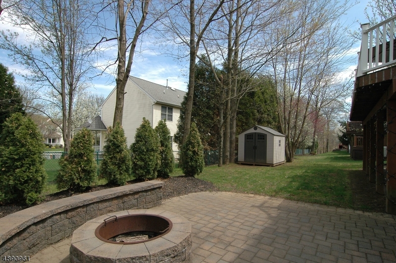 POETS PEAK - Residential