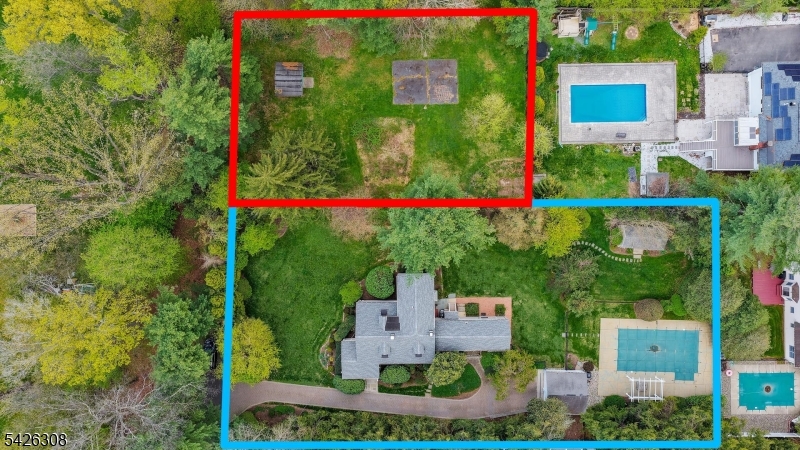 1006 is a vacant, buildable lot (about 1/3 acre.)  Please also see MLS#: 4022490 for 1018 Leland Ave. Home and land can be purchased together or separately.