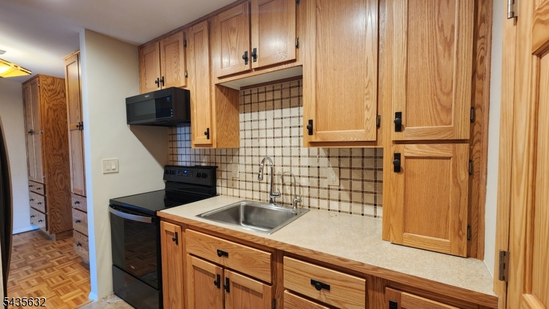Cedarbrook at Parsippany - Residential