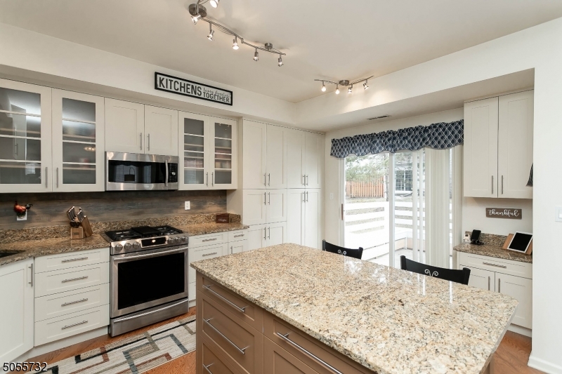 SEASONS GLENN - Residential