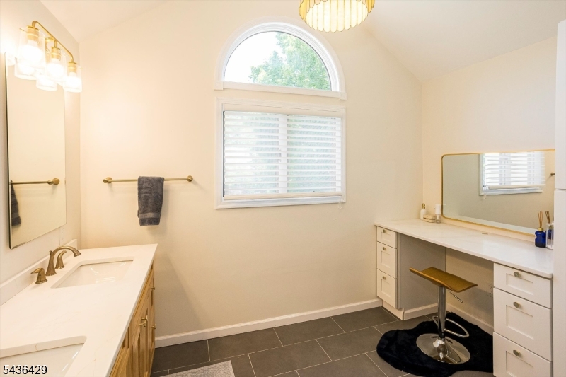 Longview - Residential Lease
