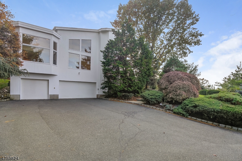 Riker Hill - Residential