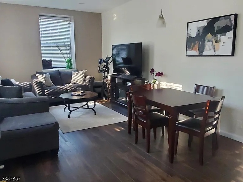 54 W Cherry - Residential