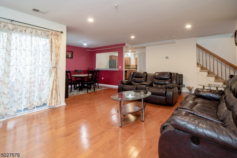 Maple Woods - Residential