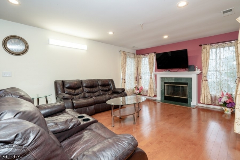 Maple Woods - Residential
