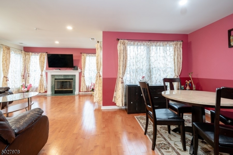 Maple Woods - Residential