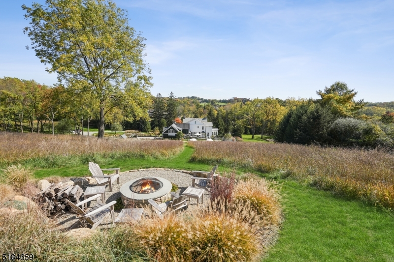 1/2 Mile to Town - Residential