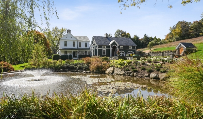 1/2 Mile to Town - Residential